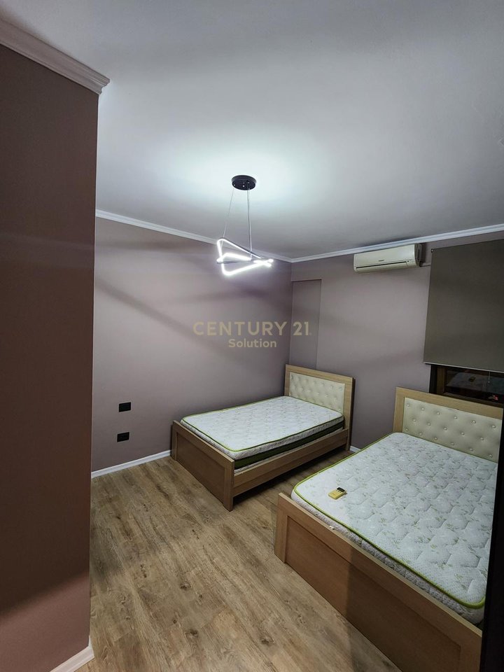 JEPET APARTAMENT  3+1+2 ME QERA TEK KRYQEZIMI 21 DHJETORI!