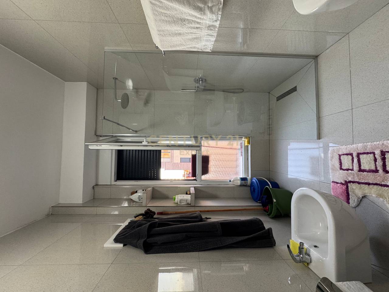 SHESIM APARTAMENT 1+1+ POST PARKIMI TE PERFSHIRE TE MOBILUAR TE ISH FUSHA E AVIACIONIT!