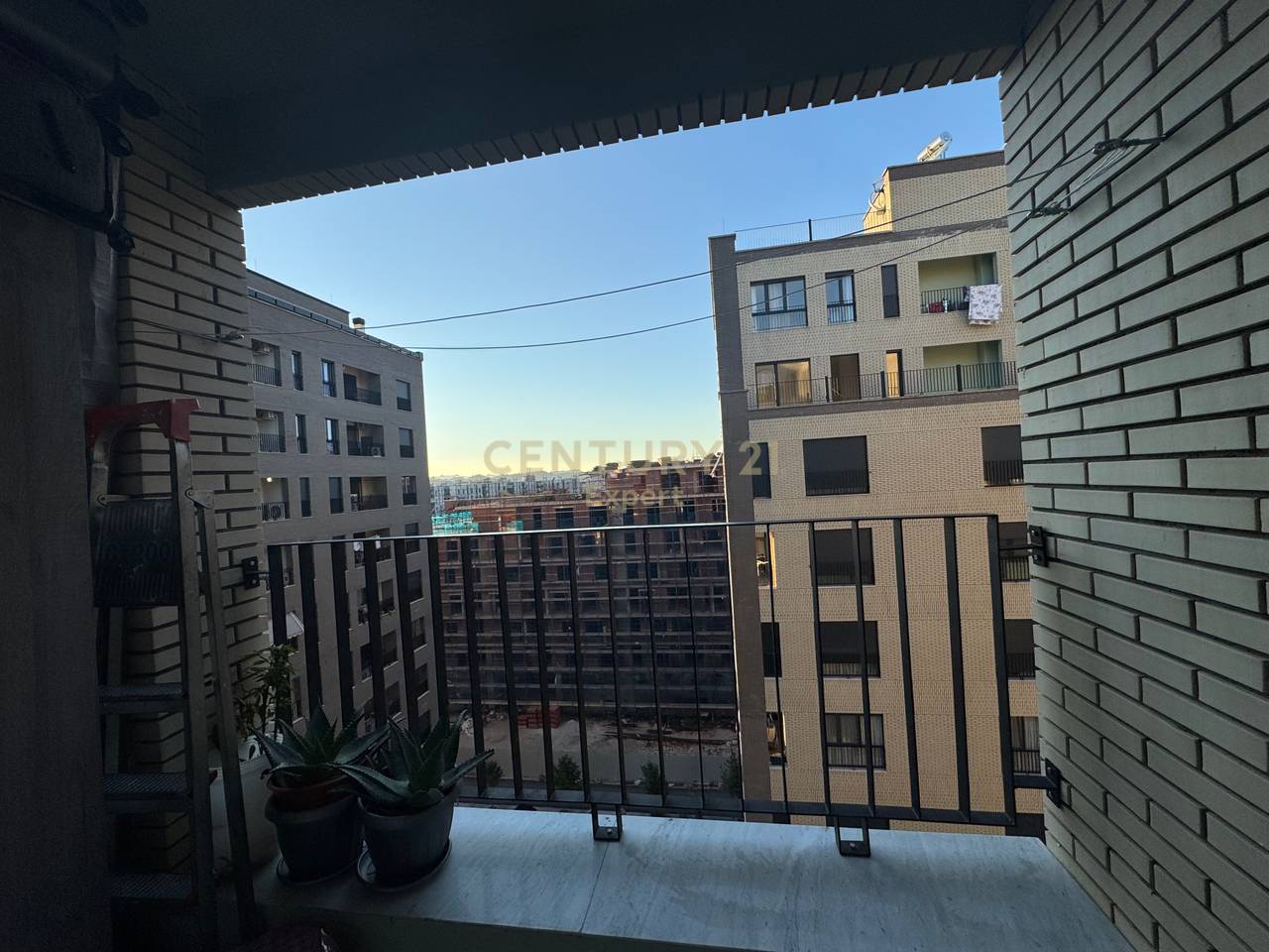 SHESIM APARTAMENT 1+1+ POST PARKIMI TE PERFSHIRE TE MOBILUAR TE ISH FUSHA E AVIACIONIT!