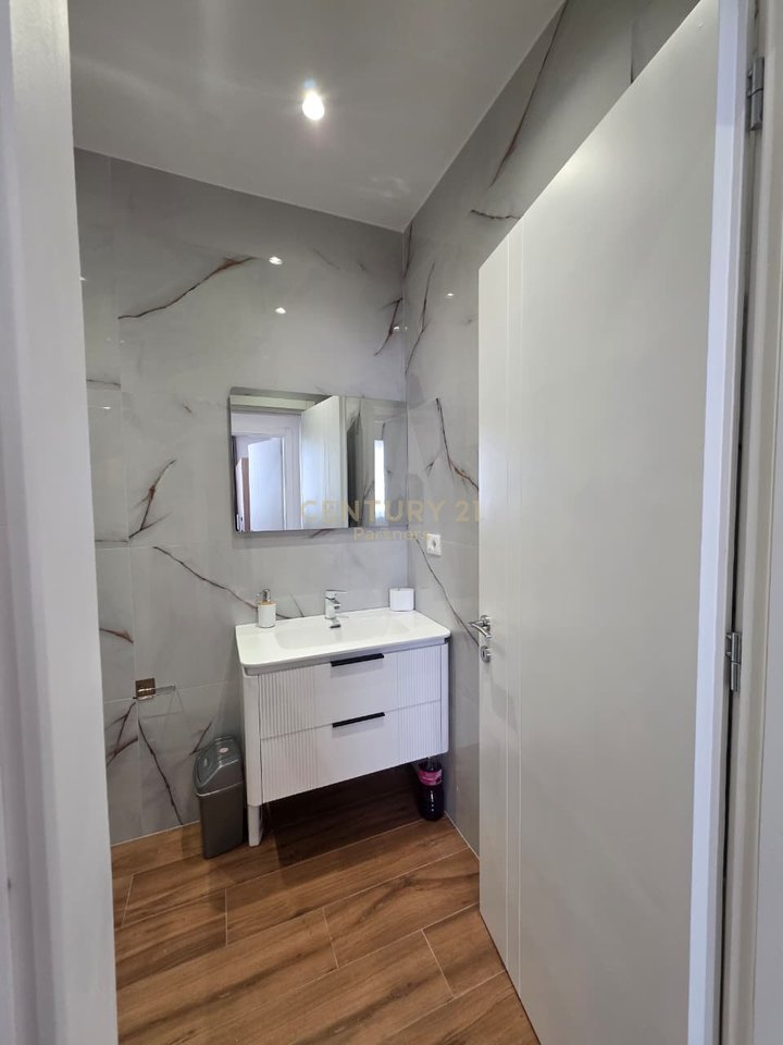 Apartament 2+1+2 Me Qira në Rrugën Mine Peza, Tiranë - 1000€ | 90 m²
 (i gatshëm për AirBnB)