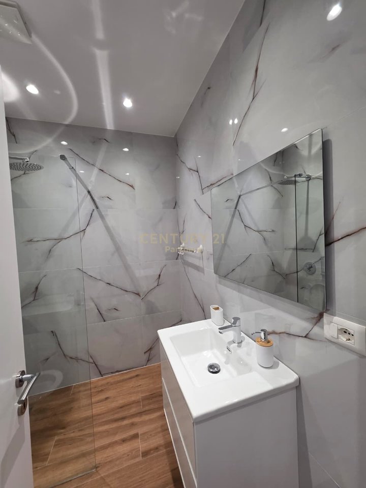 Apartament 2+1 Me Qira në Rrugën Mine Peza, Tiranë - 1000€ | 90 m²