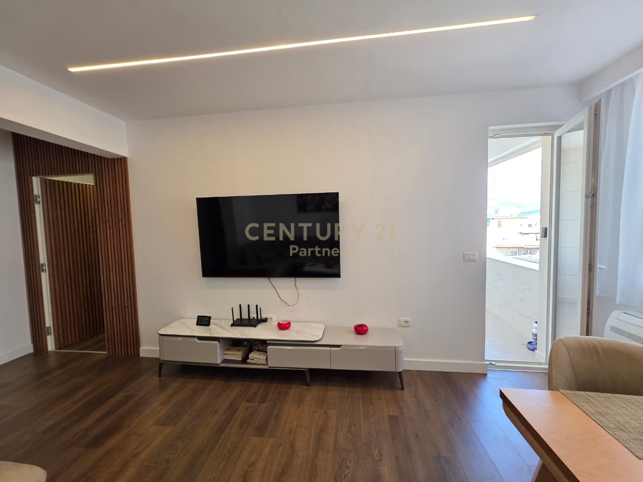 Apartament 2+1 Me Qira në Rrugën Mine Peza, Tiranë - 1000€ | 90 m²