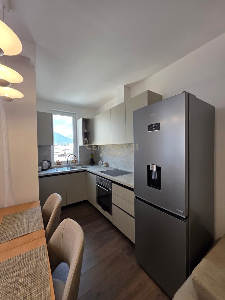 Apartament 2+1 Me Qira në Rrugën Mine Peza, Tiranë - 1000€ | 90 m²