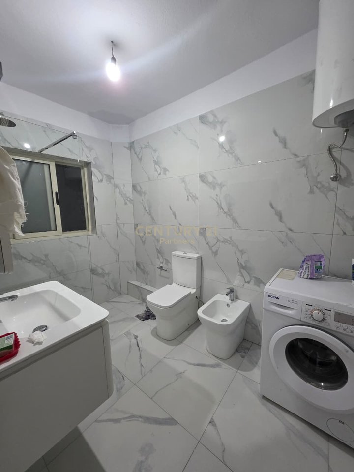 Appartamento 2+1 in affitto a Medreseja, via 5 Maji, Tirana