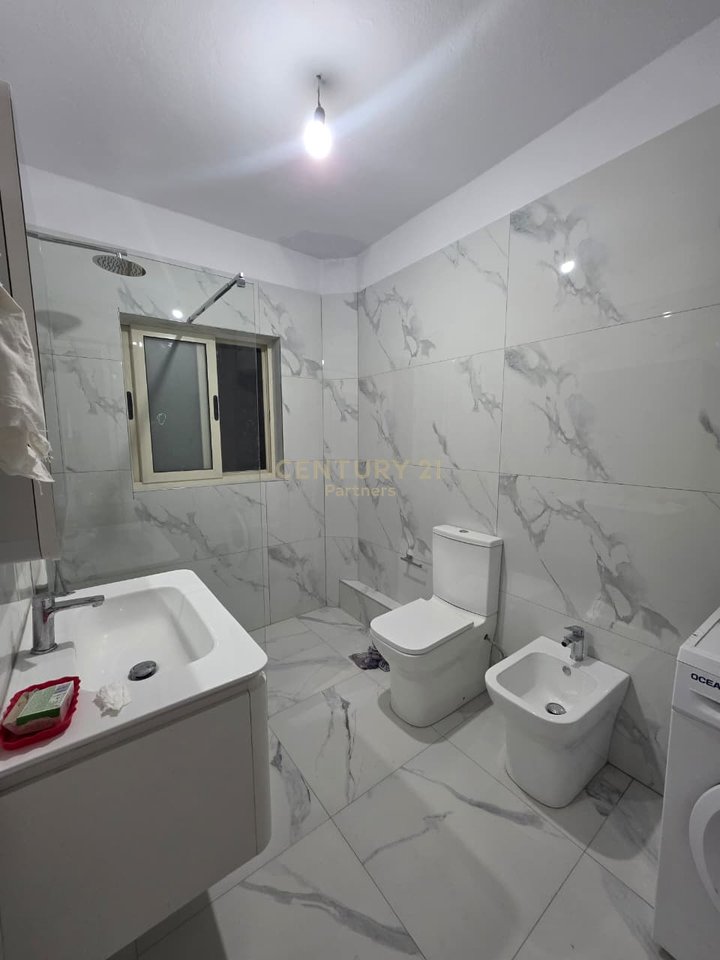 Appartamento 2+1 in affitto a Medreseja, via 5 Maji, Tirana