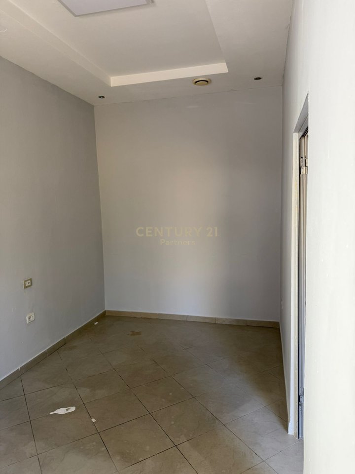 Commercial Space 1+1 For Rent in Brraka, Tirana - 550€ | 37 m²
