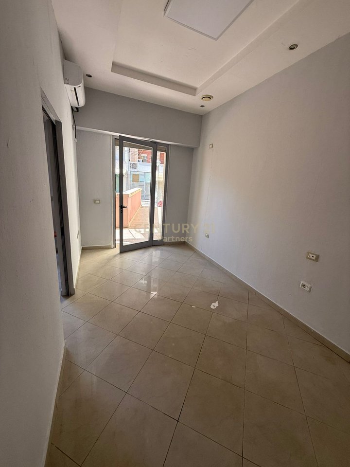 Commercial Space 1+1 For Rent in Brraka, Tirana - 550€ | 37 m²