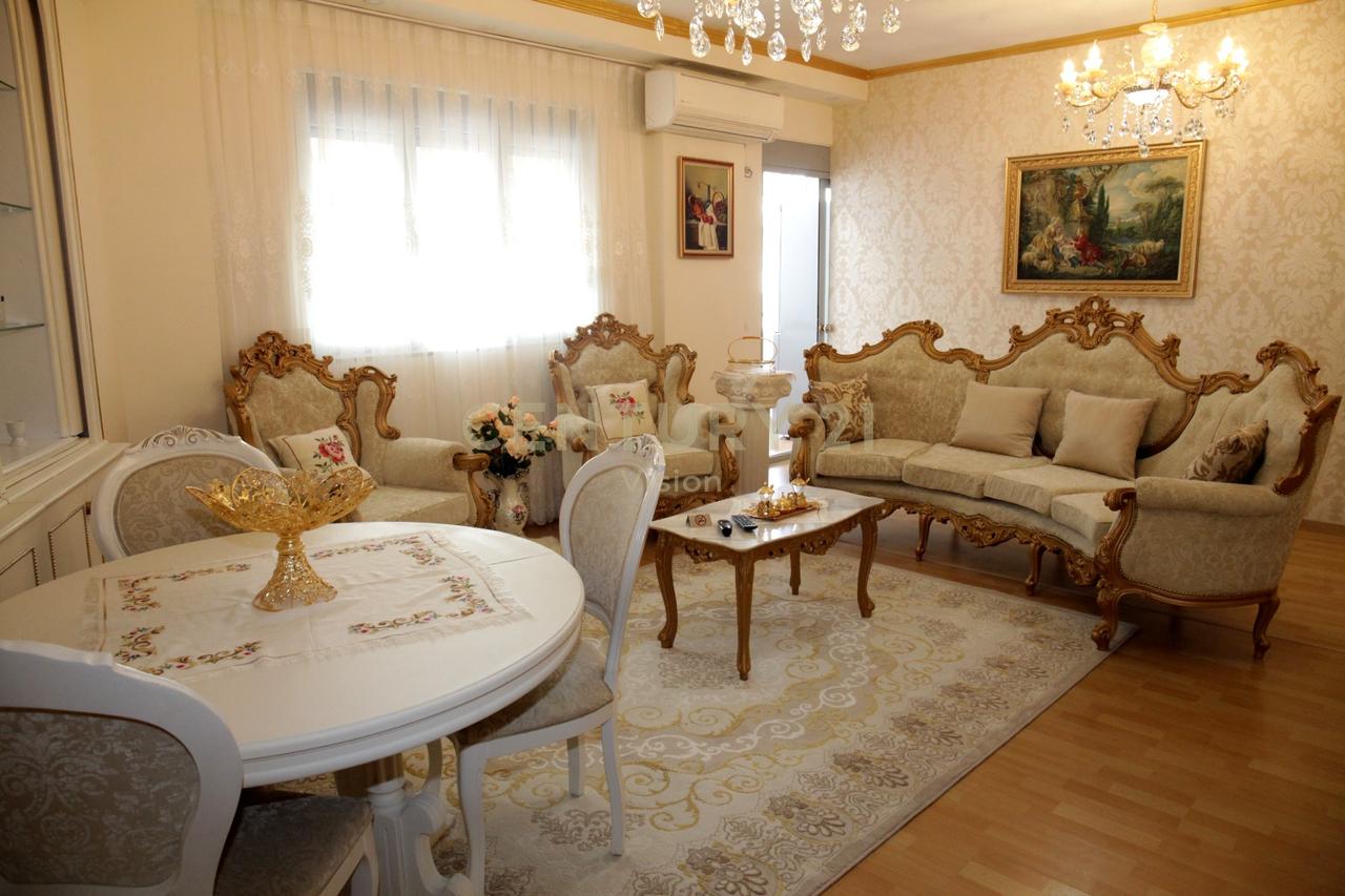 Apartament 2+1 Për Shitje në Sheshi Demokracia, Qendër Shkodër - 135,000€ | 80 m²