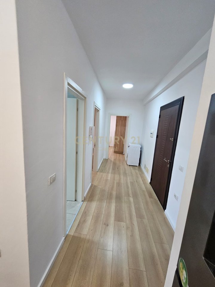 Appartamento 2+1 in affitto vicino al Vecchio Campo di Aviazione, Tirana