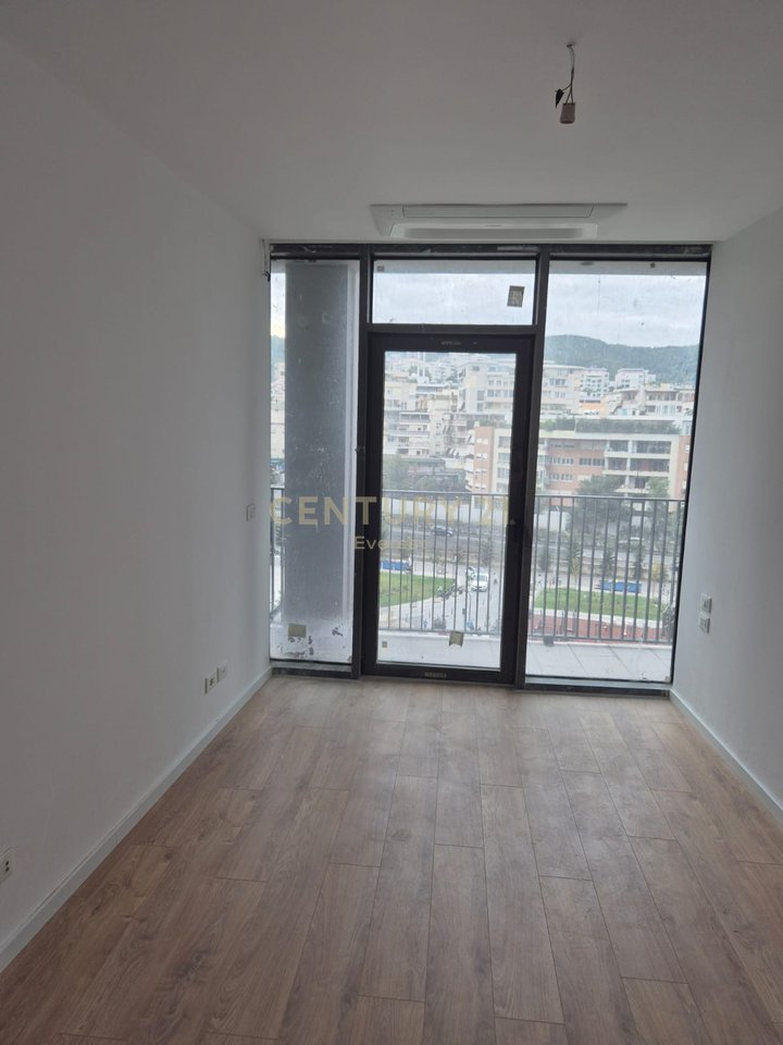 VISTA LAGO, APPARTAMENTO/UFFICIO JAPIM 2+1+2 IN AFFITTO!