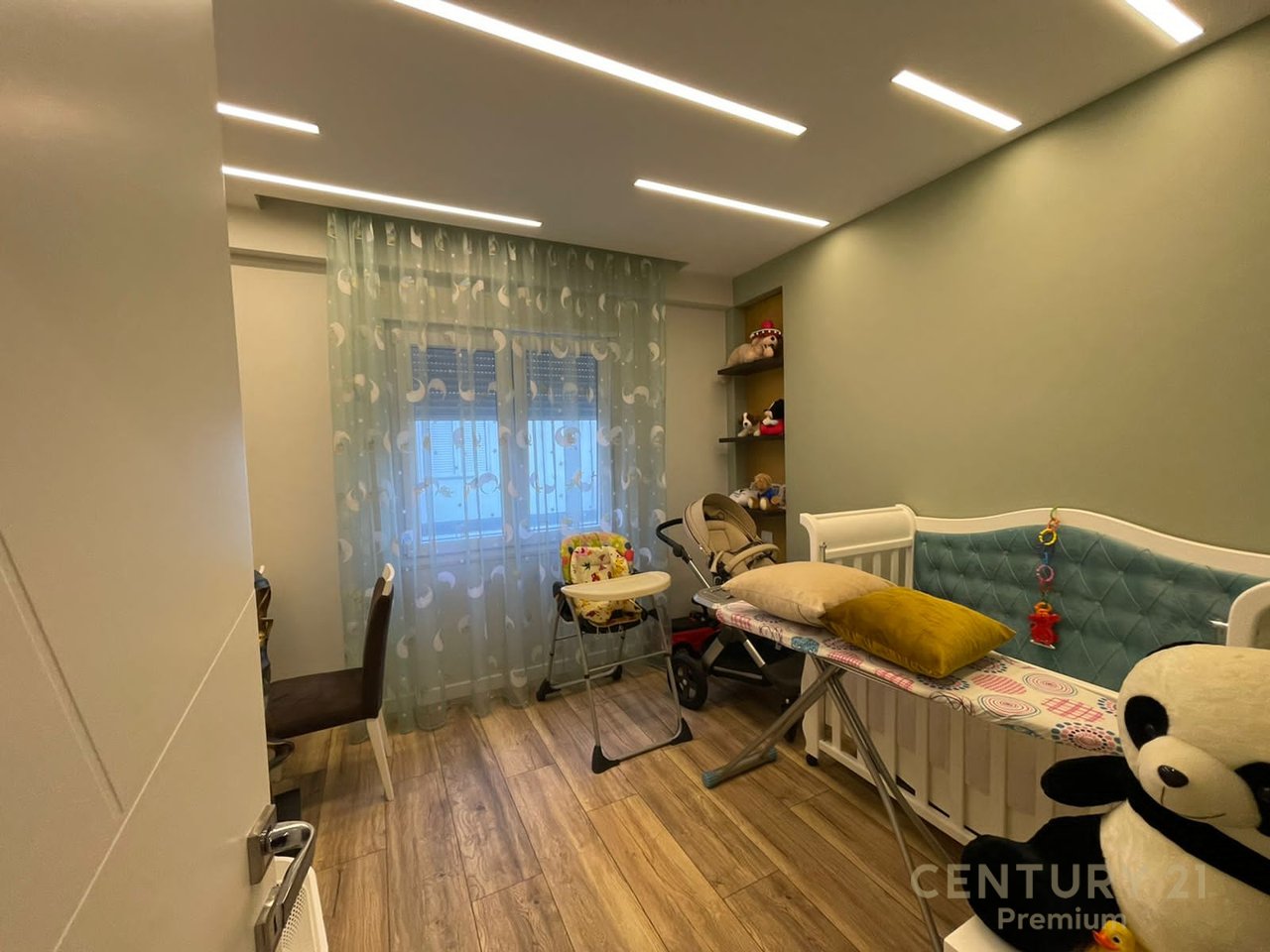 Apartament me Qira 3+1+2 +Post Parkimi, pranë Kopshtit  Zoologjik, Tiranë!