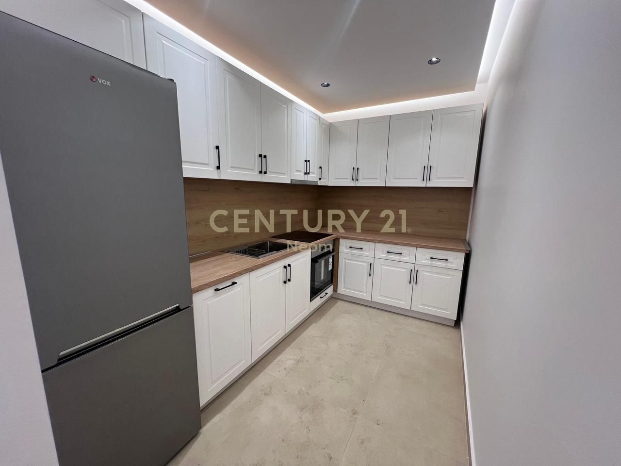 Qira, Modern 2+1 Apartment, in the Paris Commune