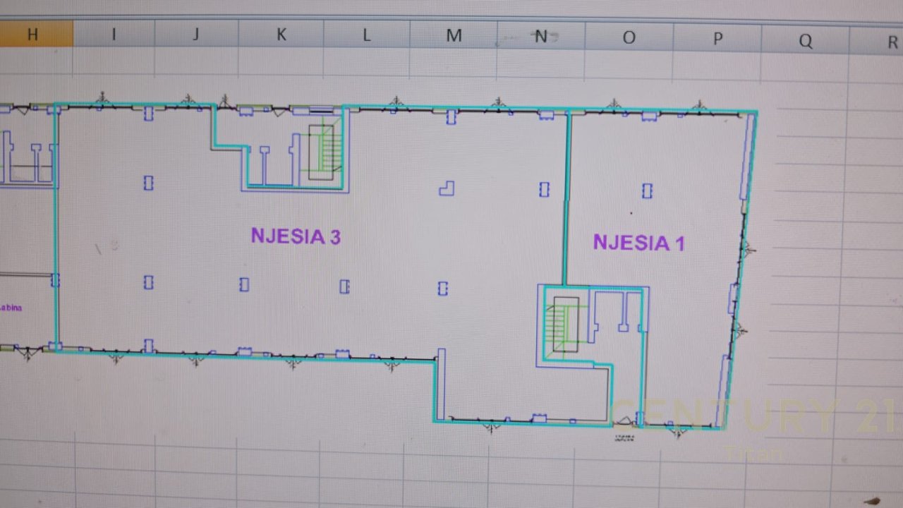 Spazio commerciale in affitto, vicino a Bulevardi i Ri, 15 Euro/m2!