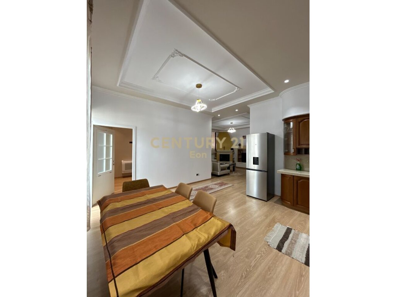 JEPET ME QERA PAPAFINGO 2+1+GARAZHD ,PRANE STADIUMIT !