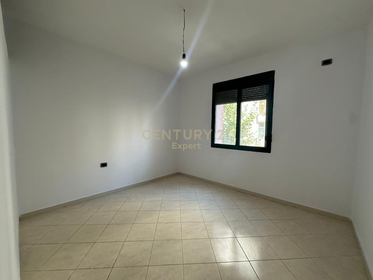 APARTAMENT 2+1+GARAZH NE LUNGOMARE PER SHITJE
