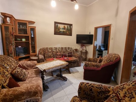 APARTAMENT 3+1 ME QIRA TEK SHALLVARET, TIRANË – 800 €/MUAJ