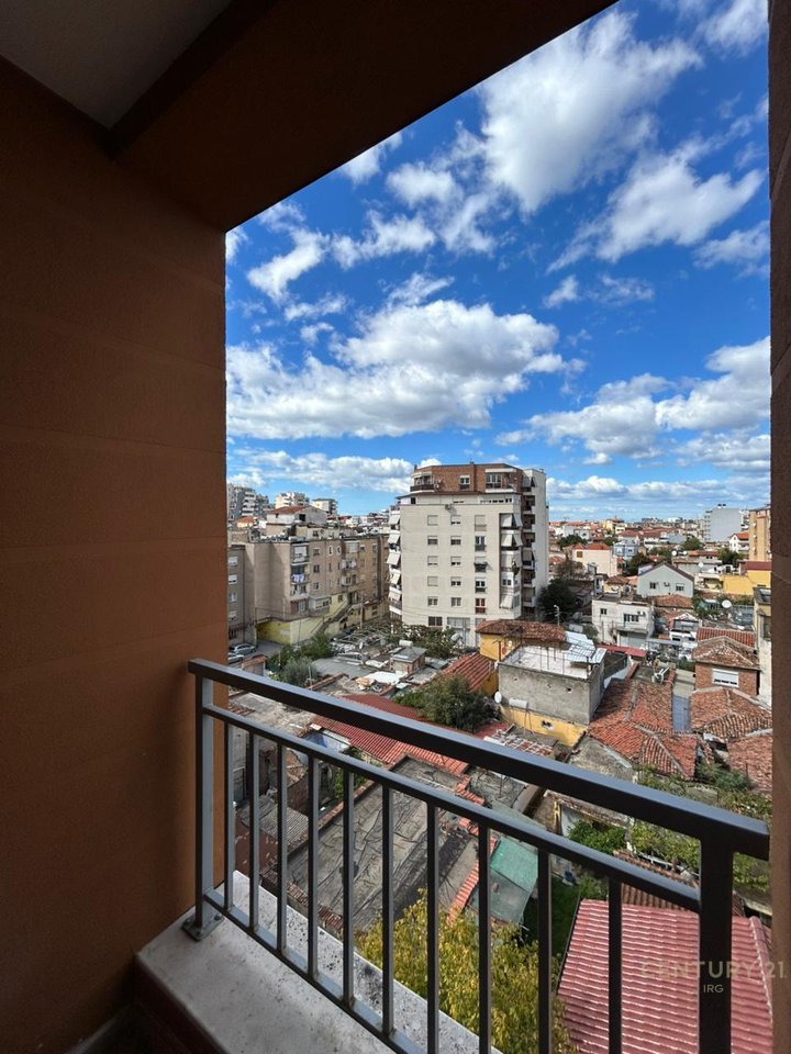 SHESIM 2+1 ME POST PARKIMI, SHKOLLA E KUQE.