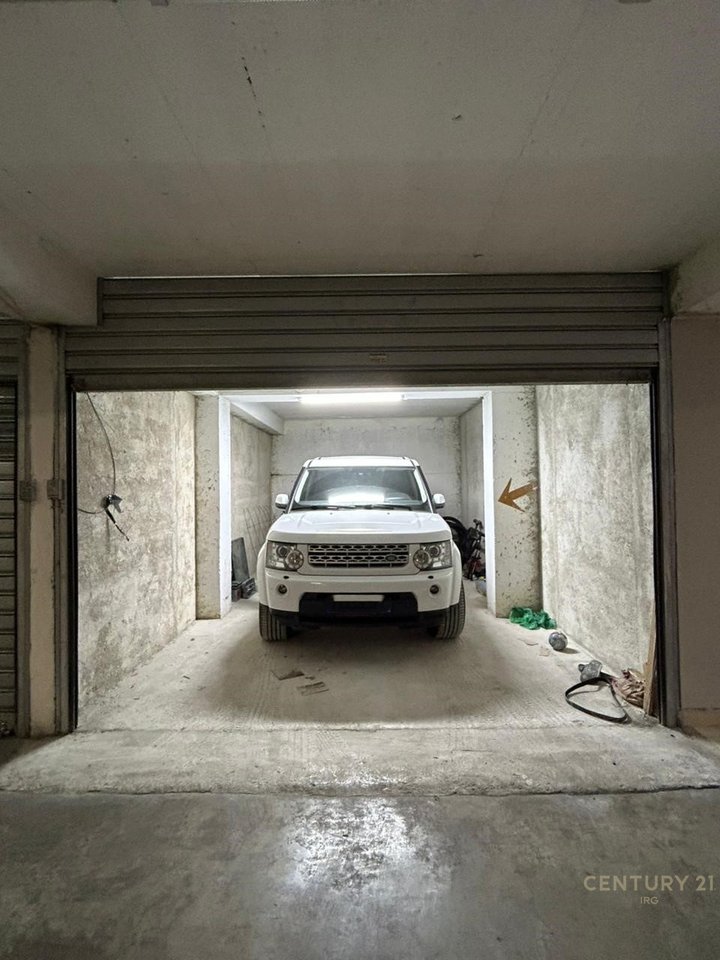 SHESIM 2+1 ME POST PARKIMI, SHKOLLA E KUQE.