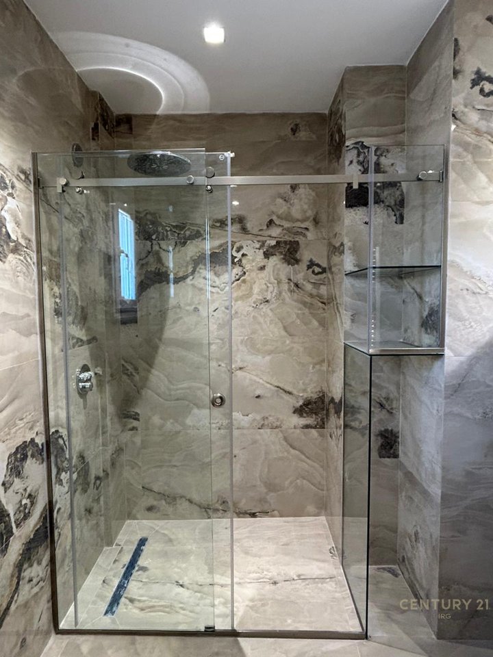 SHESIM 2+1 ME POST PARKIMI, SHKOLLA E KUQE.