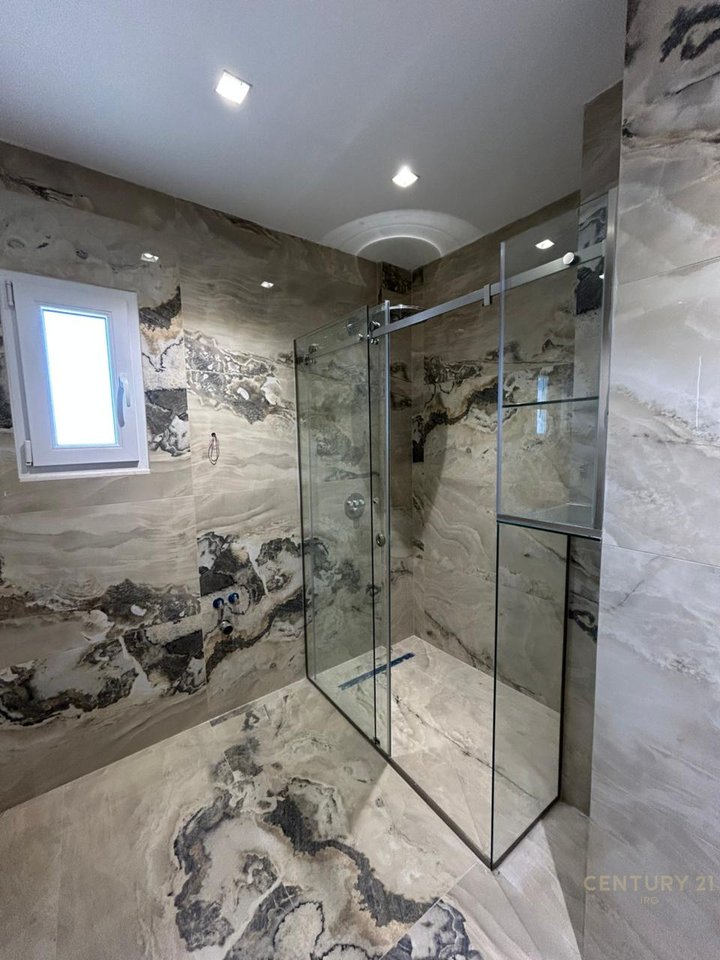 SHESIM 2+1 ME POST PARKIMI, SHKOLLA E KUQE.