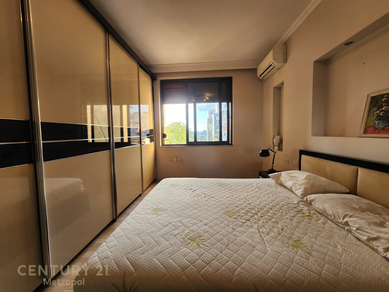 JEPET ME QERA APARTAMENT 2+1 TEK RRUGA MUHAMET GJOLLESHA!