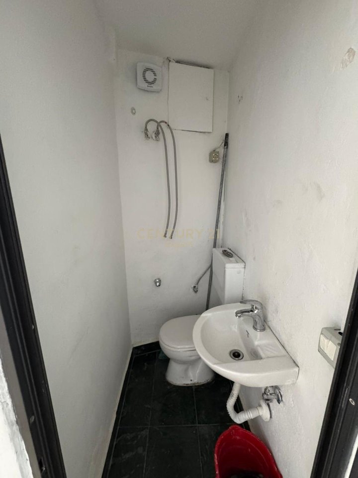 FOR RENT AREA ON FORTUZI STREET
