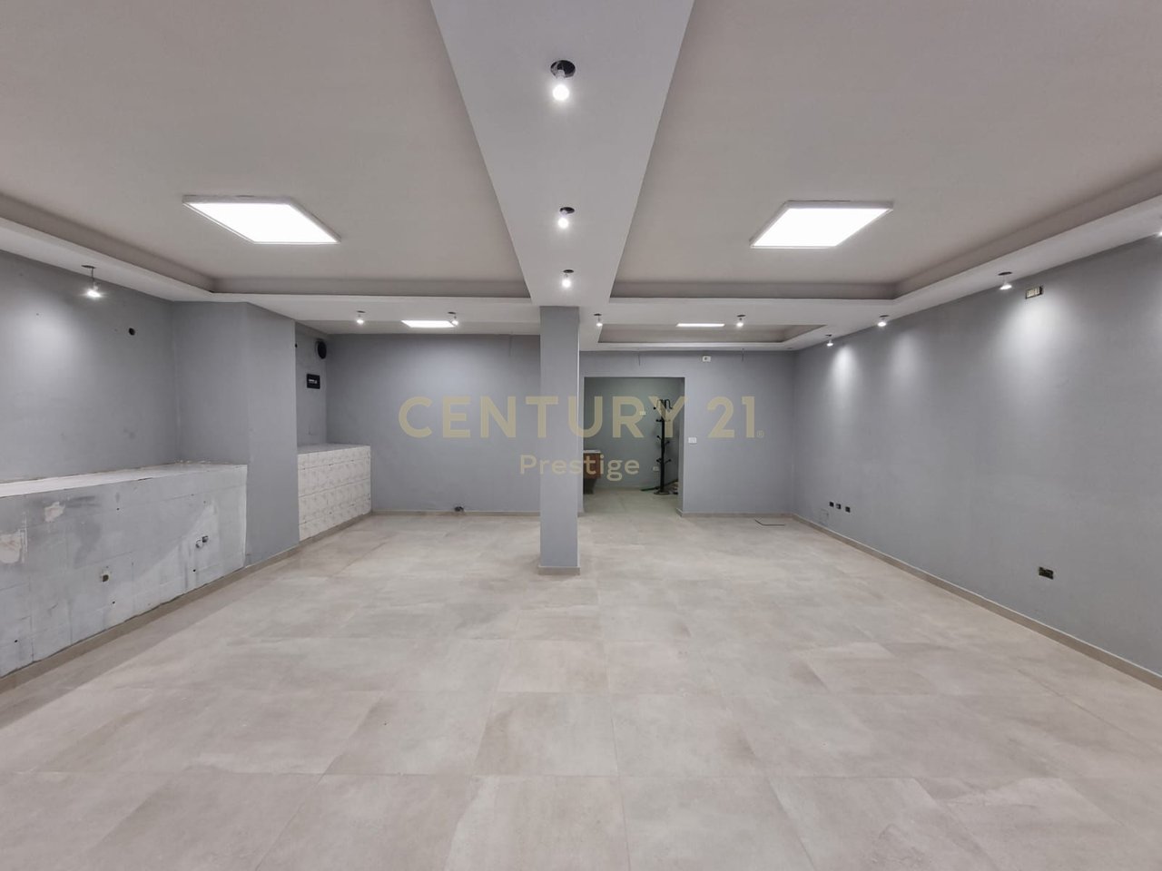 COMMERCIAL SPACE FOR SALE NEAR "HOXHA TAHSIM" STREET, TIRANA!