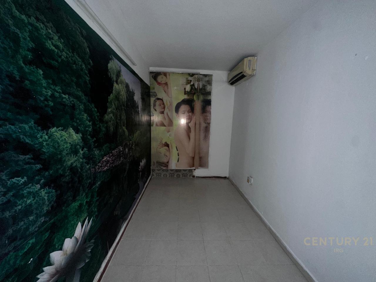 DYQAN ME QERA NE RRUGEN E DURRESIT