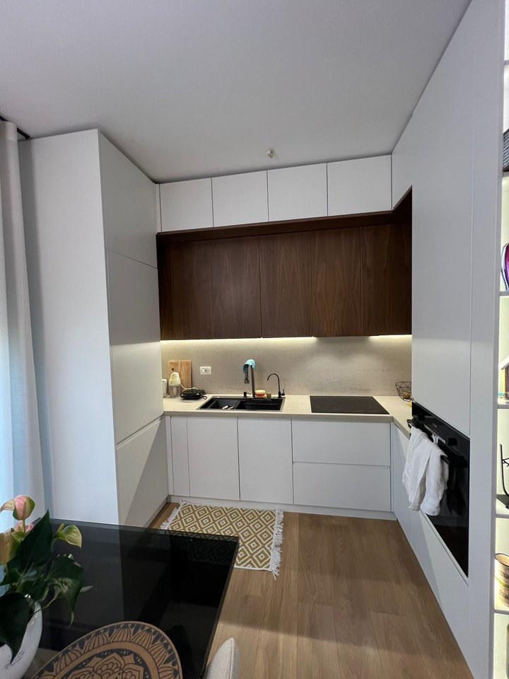 Shitet apartament 1+1 tek kompleksi 5D afer TV Klan