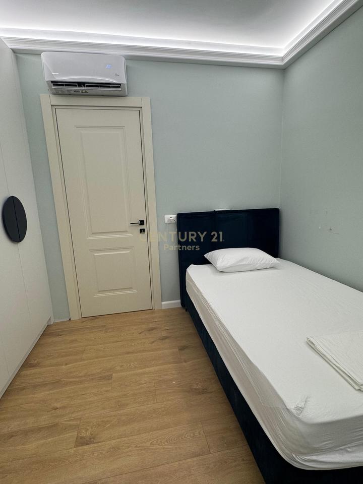 SHESIM APARTAMENT 2+1+2+POST PARKIMI NE VLORE !