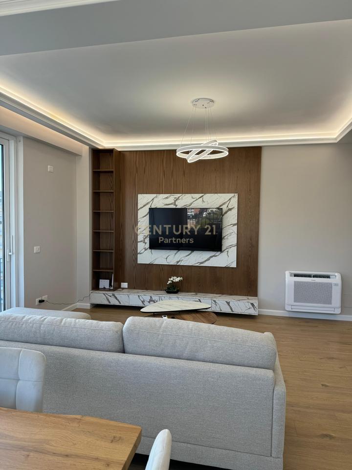 SHESIM APARTAMENT 2+1+2+POST PARKIMI NE VLORE !