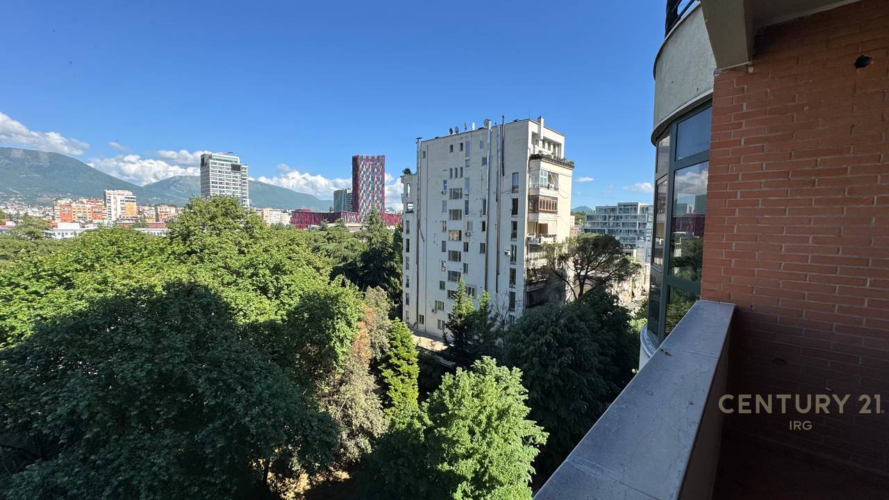 JEPET ME QIRA AMBJENT PER ZYRE NE ISH BLLOK !