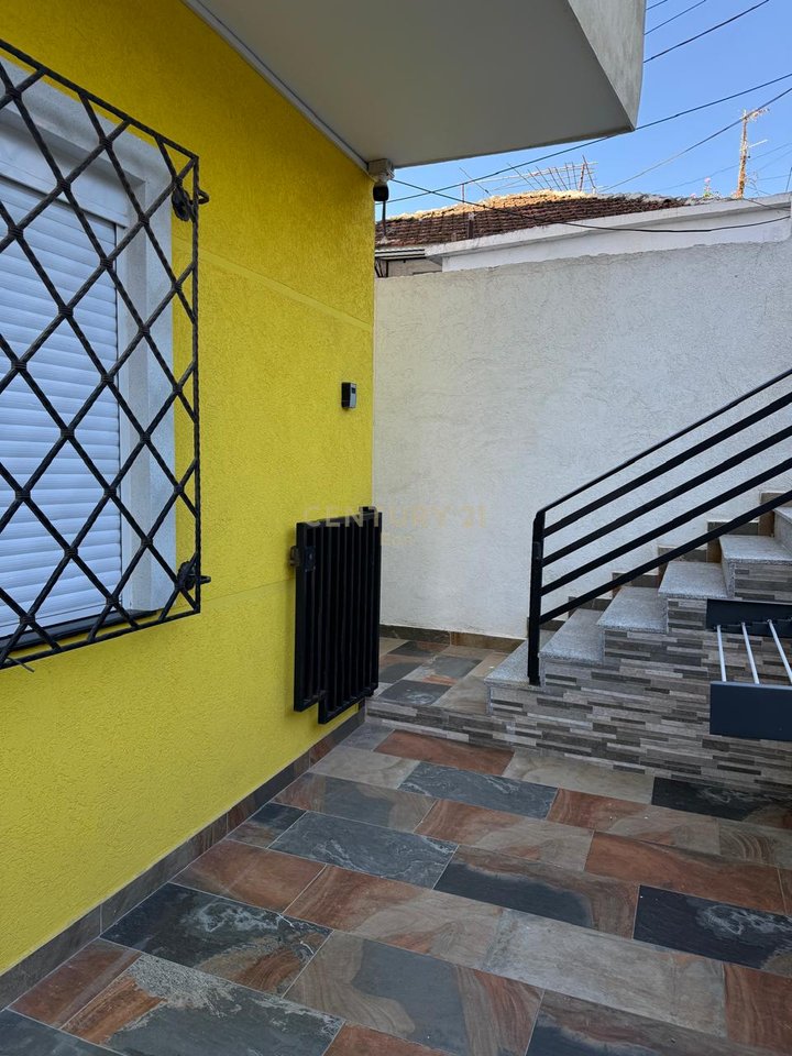 APARTMENT 1+1 FOR SALE, FULLY FURNISHED IN DETAIL NEAR DURRES MUSEUM!