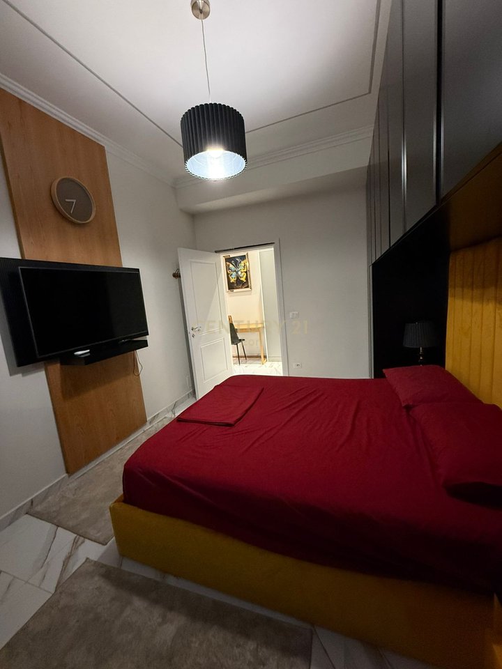 APARTMENT 1+1 FOR SALE, FULLY FURNISHED IN DETAIL NEAR DURRES MUSEUM!