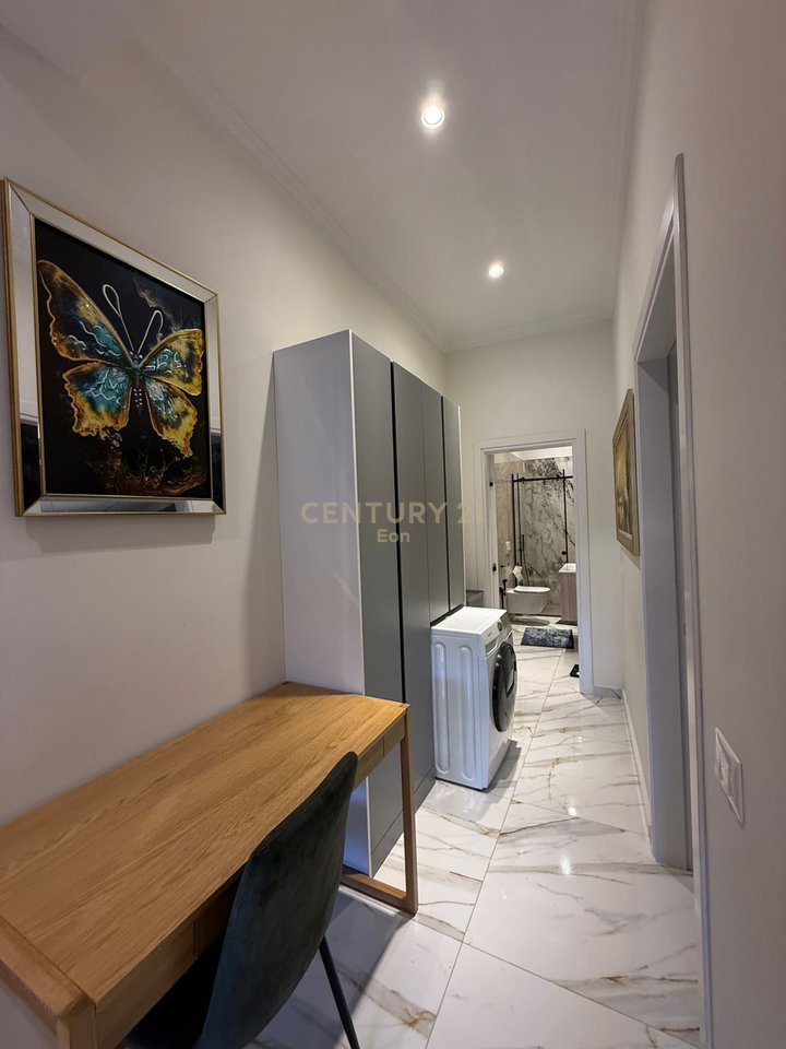 APARTMENT 1+1 FOR SALE, FULLY FURNISHED IN DETAIL NEAR DURRES MUSEUM!