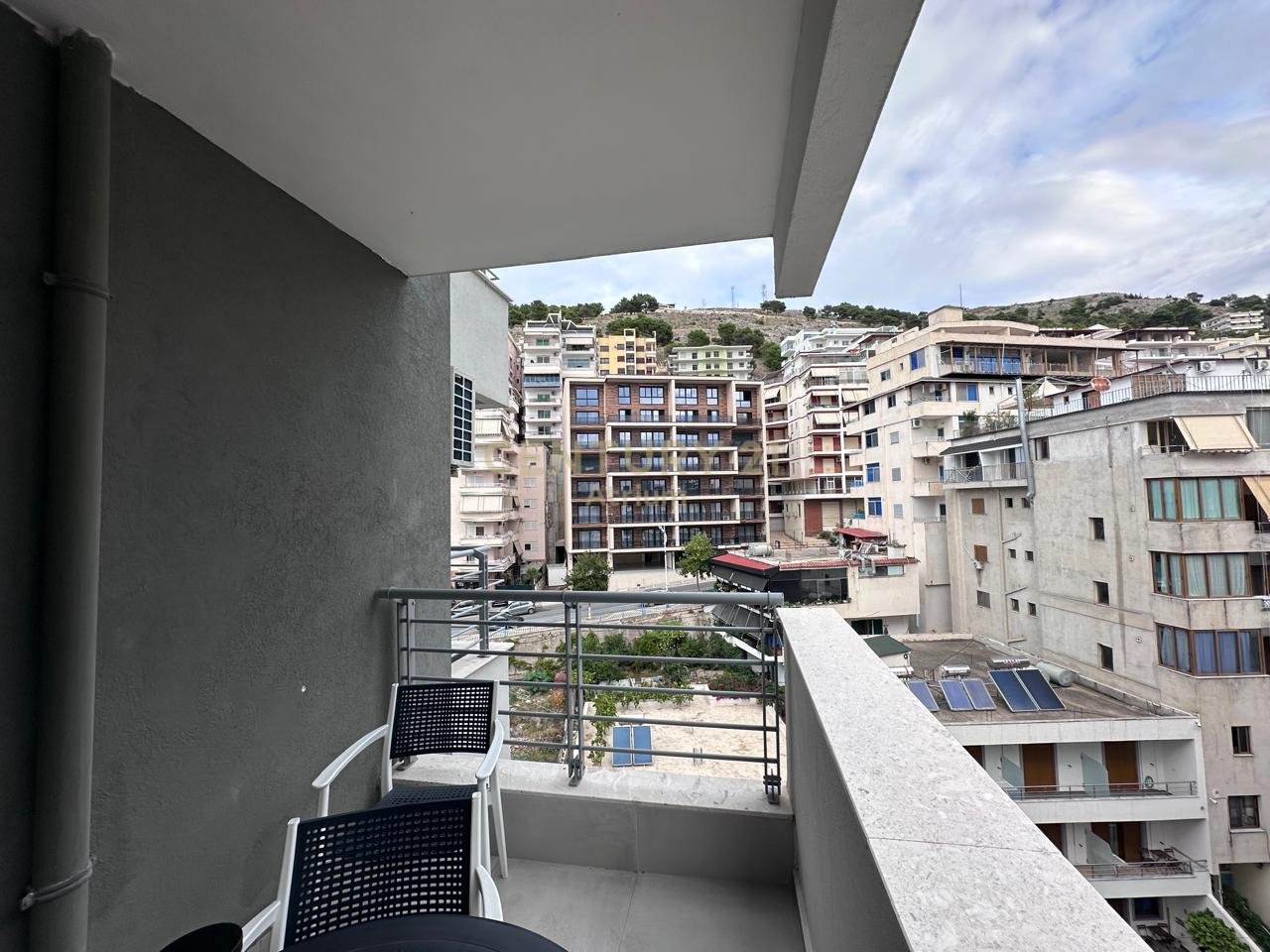 Apartament 1+1 Me Qira në Periferia Sarandë - 600€ | 70 m²