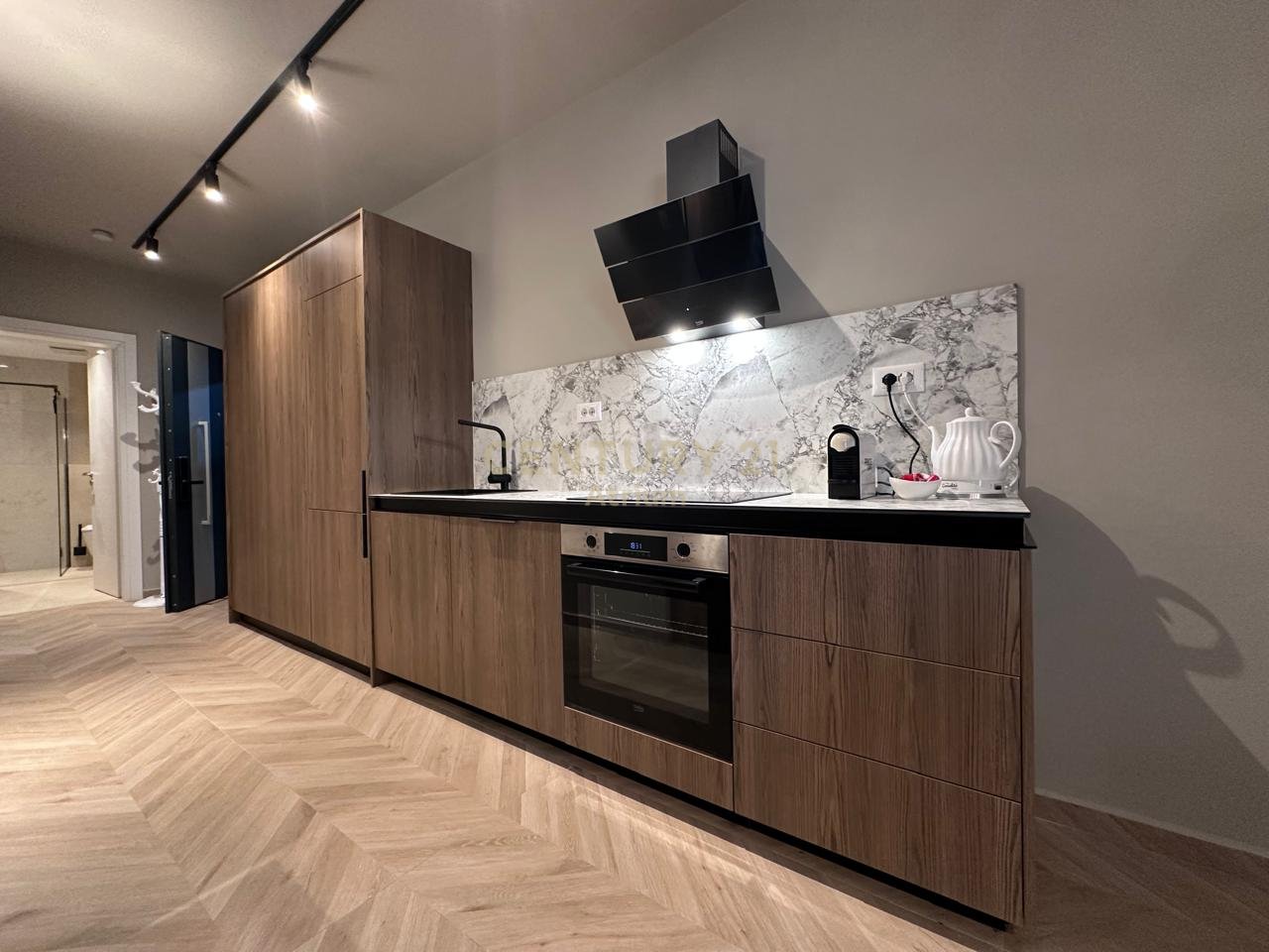 Apartament 1+1 Me Qira në Periferia Sarandë - 600€ | 70 m²