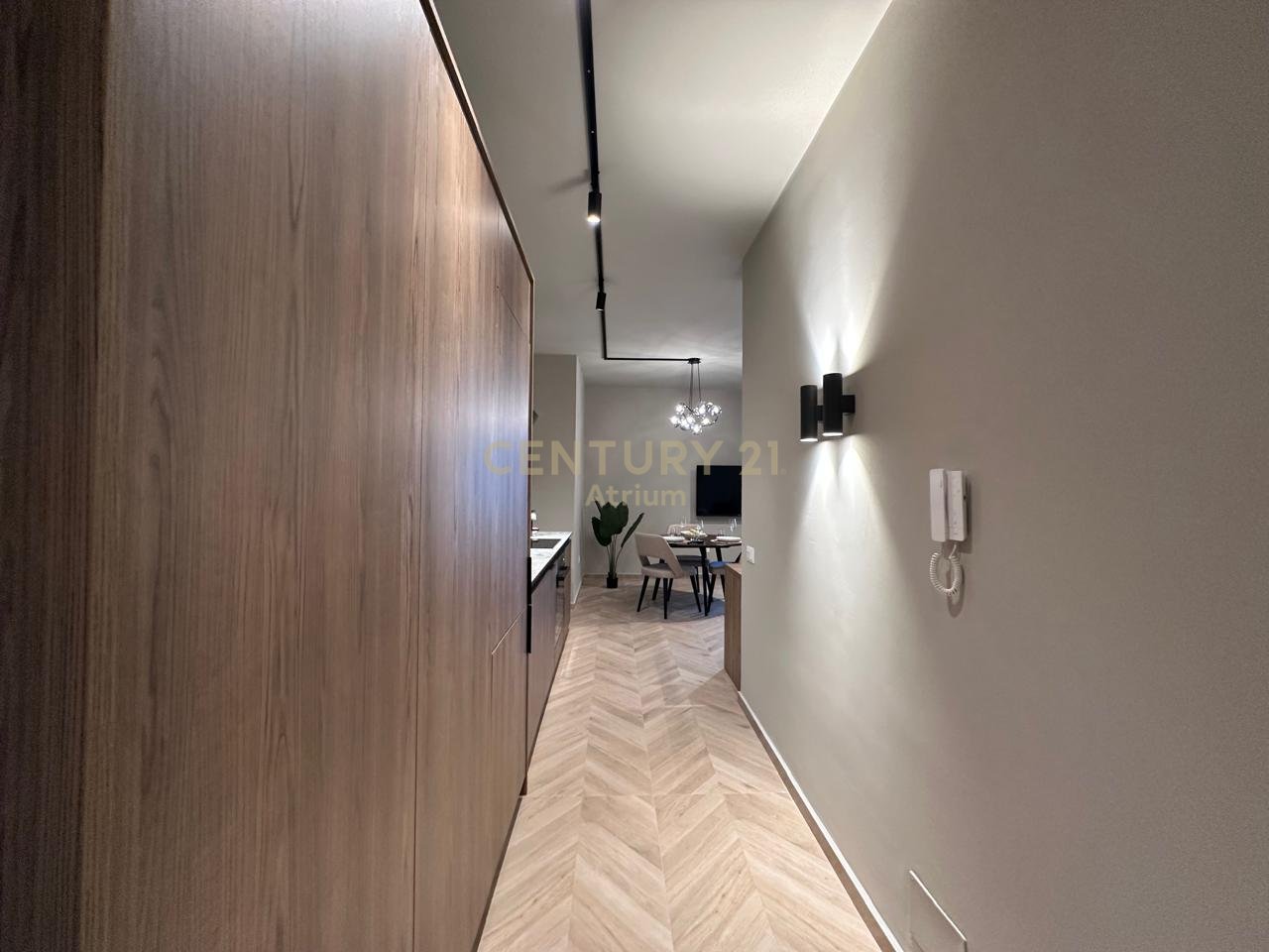 Apartament 1+1 Me Qira në Periferia Sarandë - 600€ | 70 m²