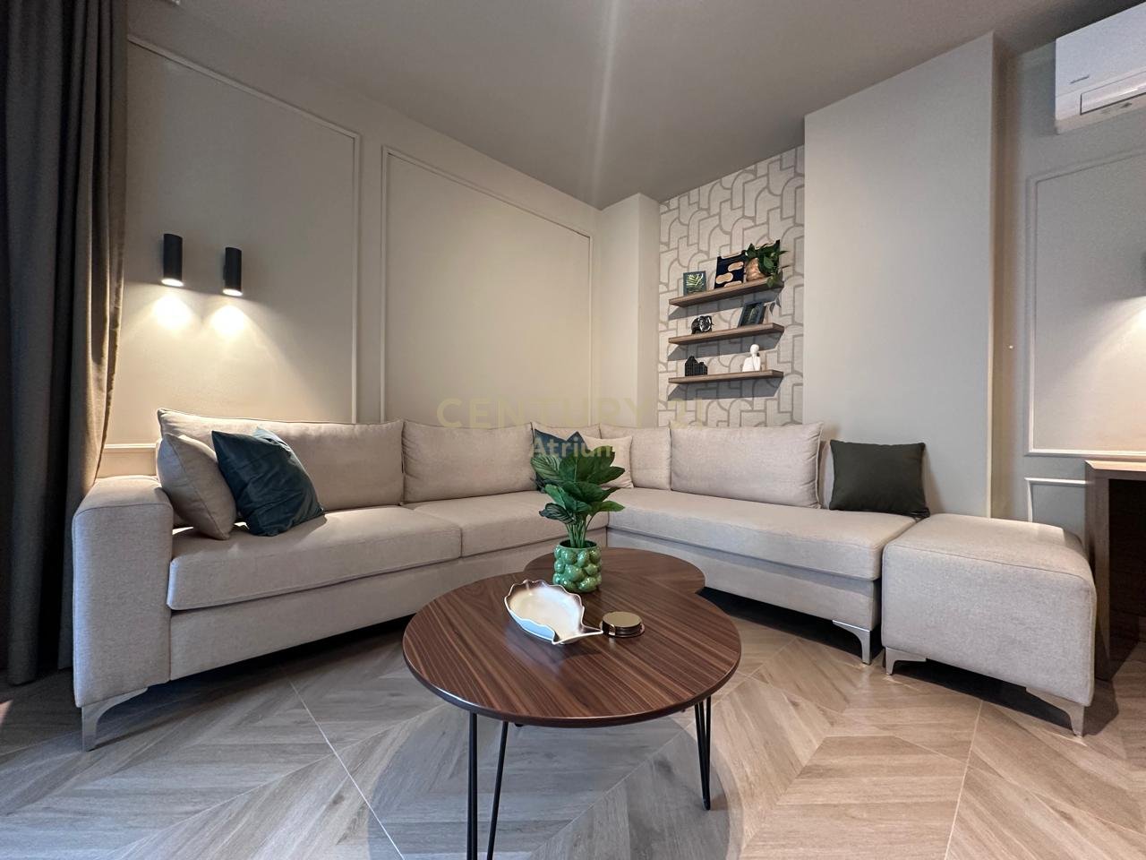 Apartament 1+1 Me Qira në Periferia Sarandë - 600€ | 70 m²