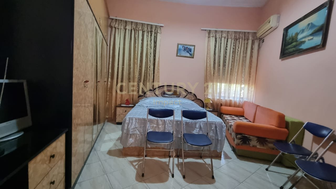 APARTAMENT 3+1 ME QIRA TEK SHALLVARET, TIRANË – 800 €/MUAJ