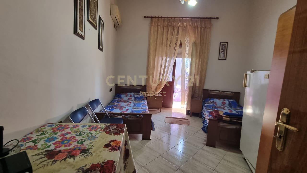 APARTAMENT 3+1 ME QIRA TEK SHALLVARET, TIRANË – 800 €/MUAJ