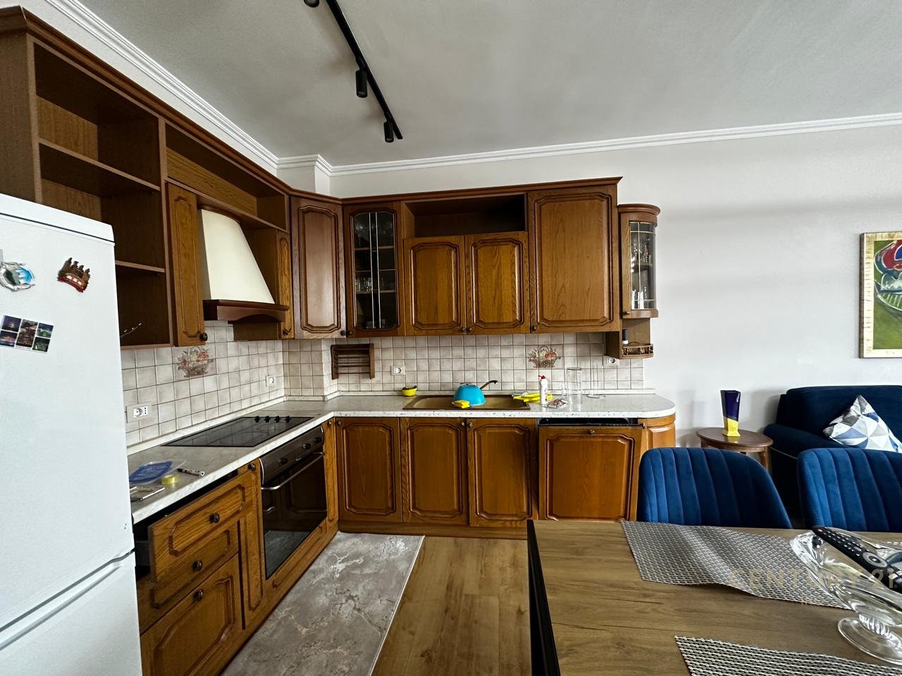 Apartament 2+1+2 Tualete me qera tek Shallvaret!