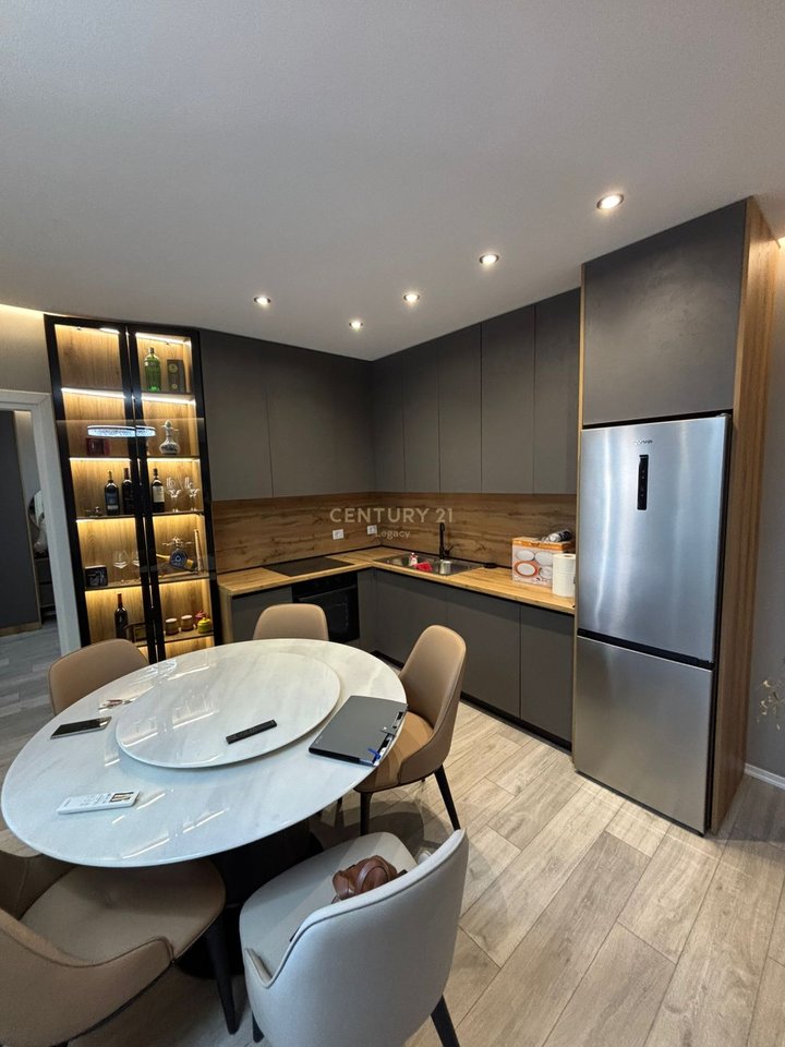 🏢 Appartamento 1+1 + posto auto in affitto
📍 Posizione: Univers City