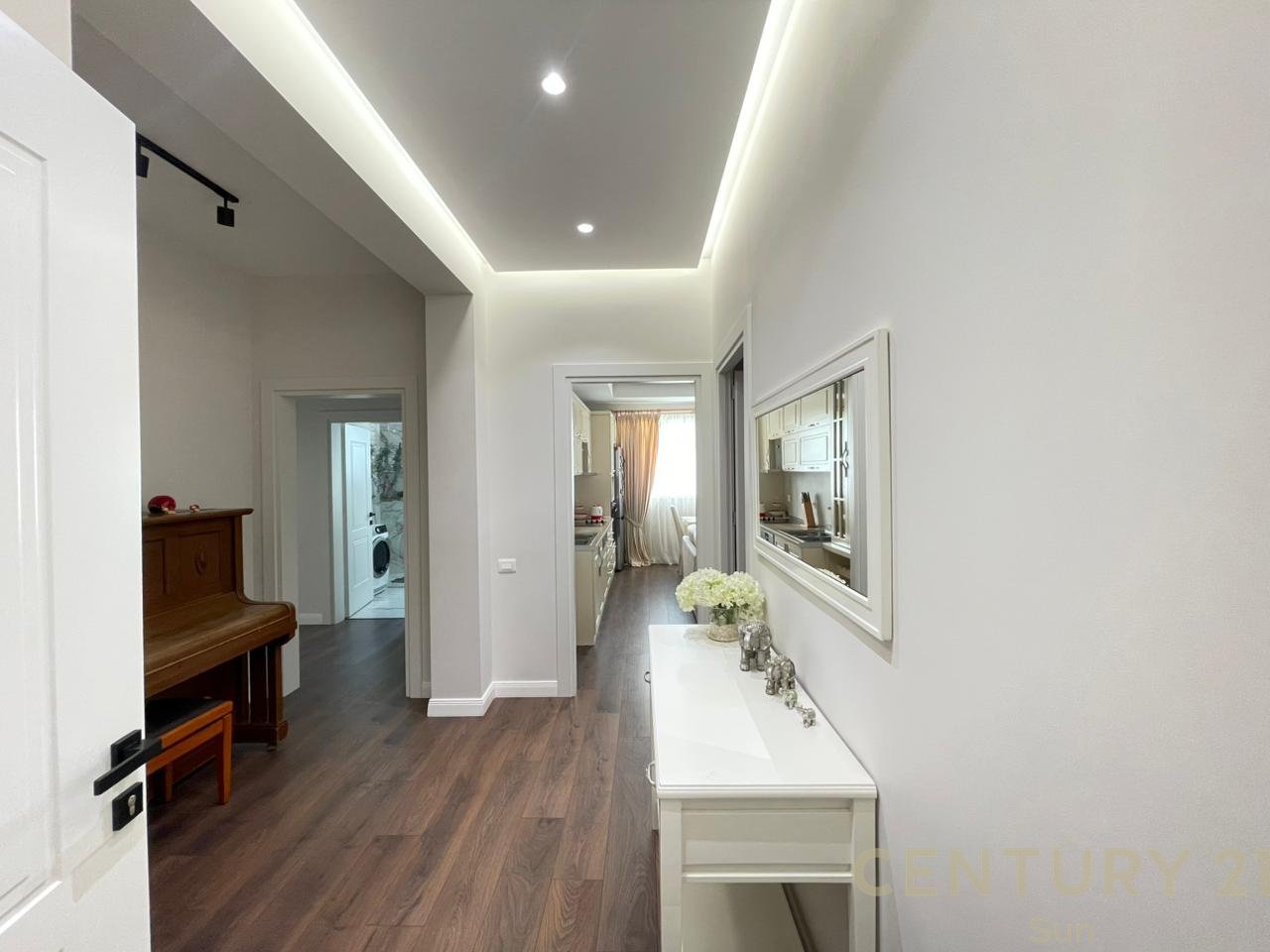 APARTAMENT 2+1 ME QIRA NE RRUGEN E DURRESIT!