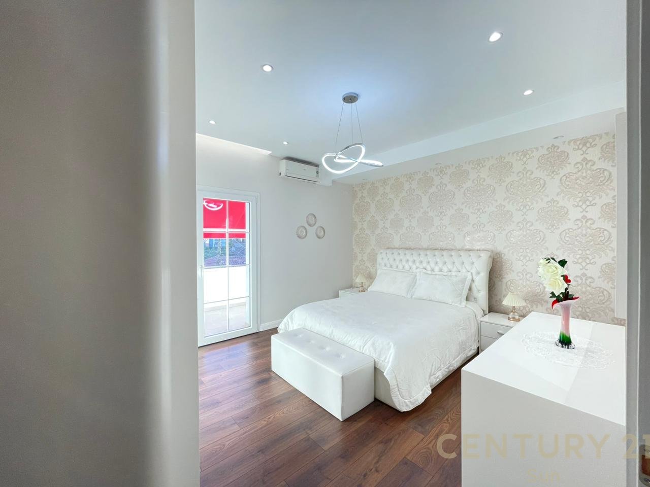 APARTAMENT 2+1 ME QIRA NE RRUGEN E DURRESIT!