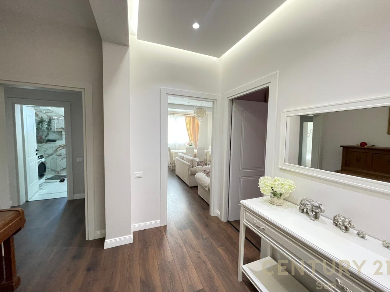 APARTAMENT 2+1 ME QIRA NE RRUGEN E DURRESIT!