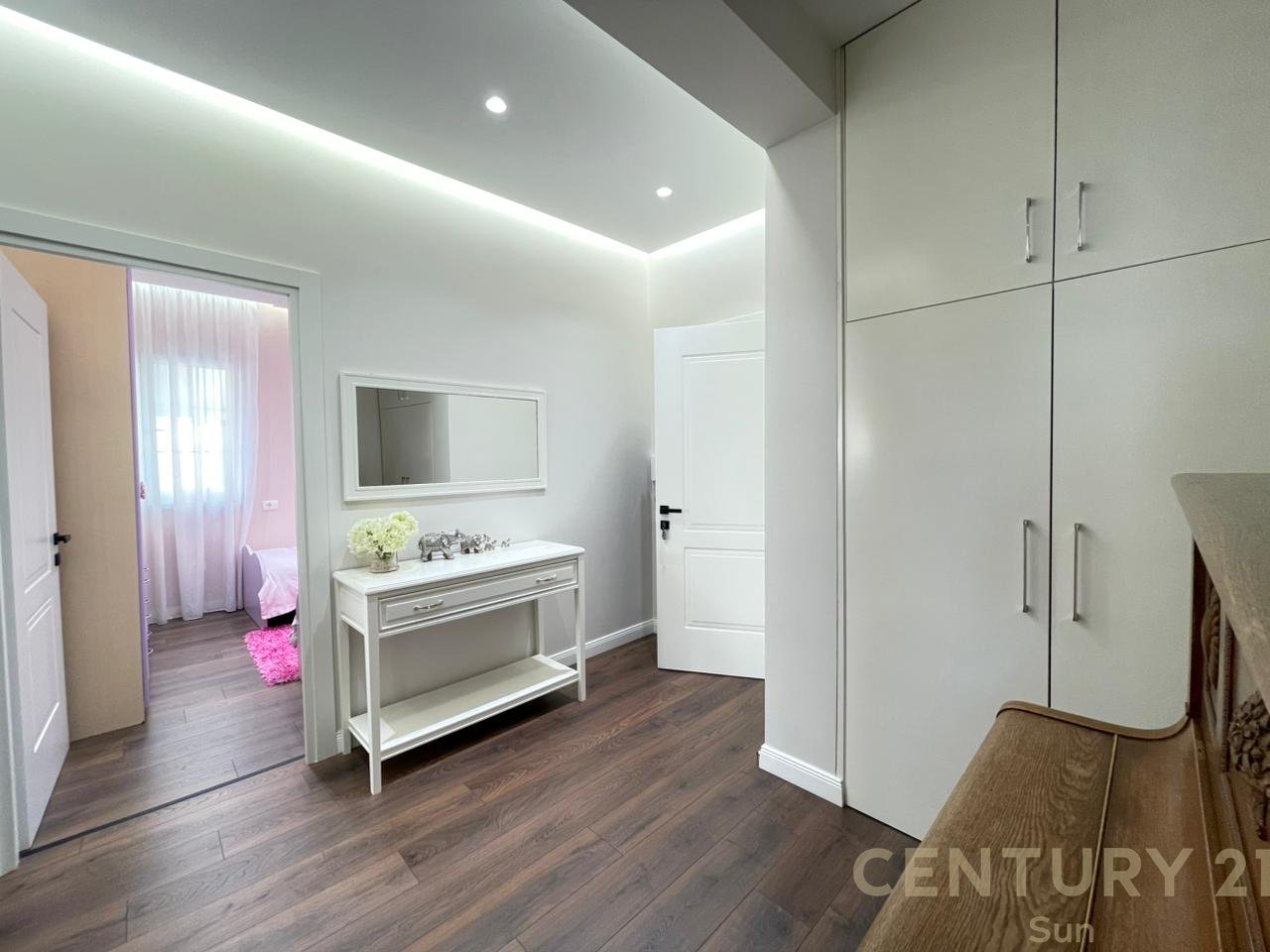APARTAMENT 2+1 ME QIRA NE RRUGEN E DURRESIT!