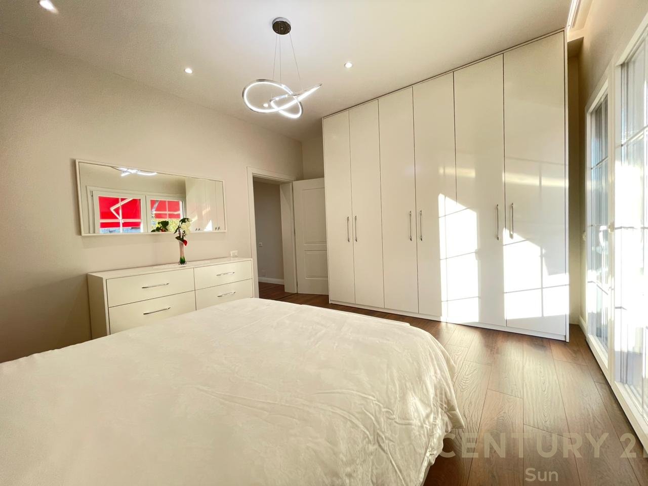 APARTAMENT 2+1 ME QIRA NE RRUGEN E DURRESIT!