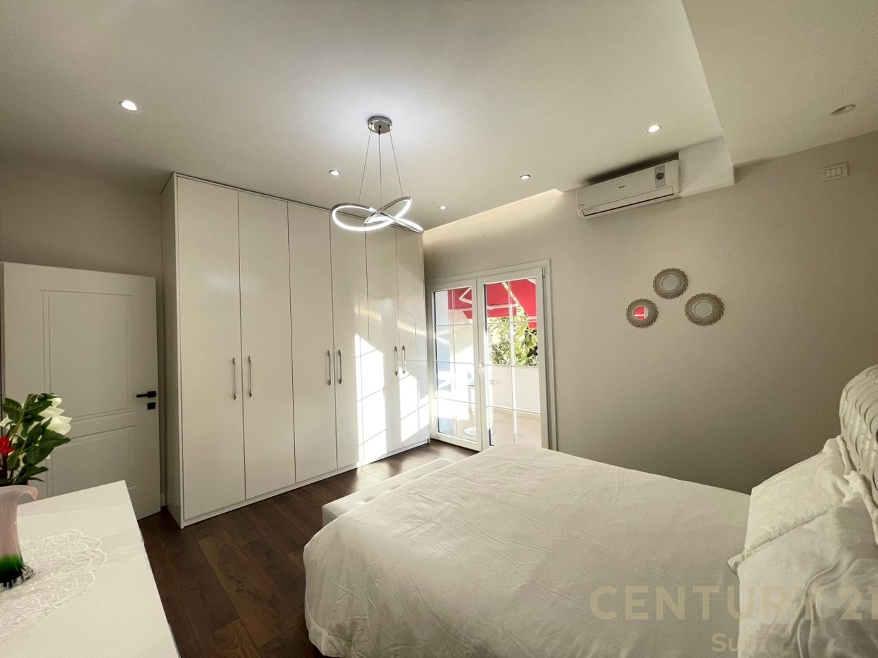 APARTAMENT 2+1 ME QIRA NE RRUGEN E DURRESIT!