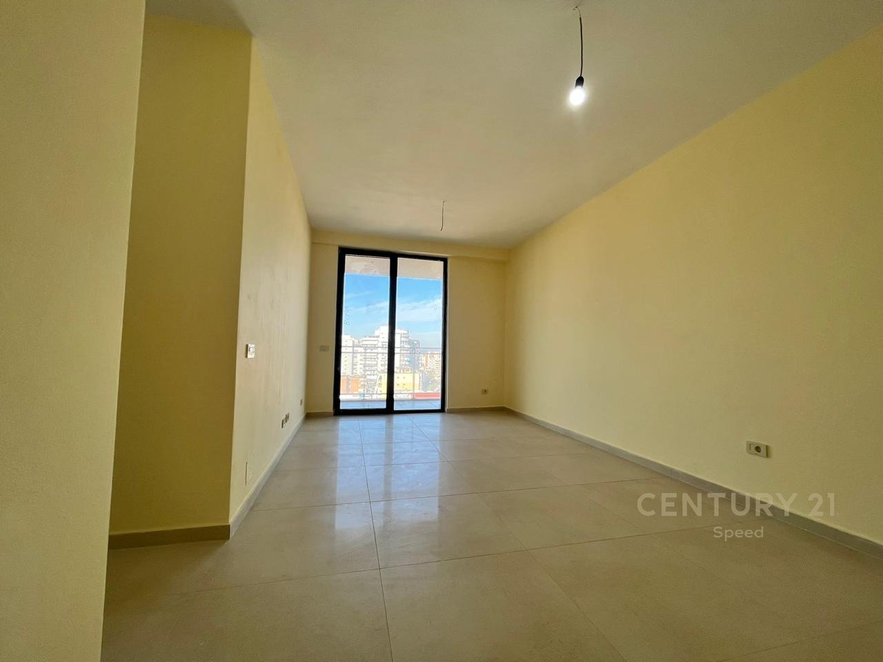 Apartament 2+1 me qira për zyra ne Rrugen Mine Peza!!
